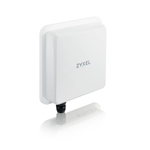 Маршрутизатор/ Zyxel NebulaFlex Pro FWA710 Outdoor 5G router  (a SIM card is inserted), IP68, support for 4G/LTE Cat.19, 6 antennas with coefficient gain up to 9 dBi, 1xLAN 2.5GE, PoE only, PoE injector included